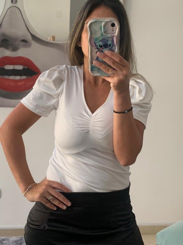 Producto - Remera escote en V y frunce - 0