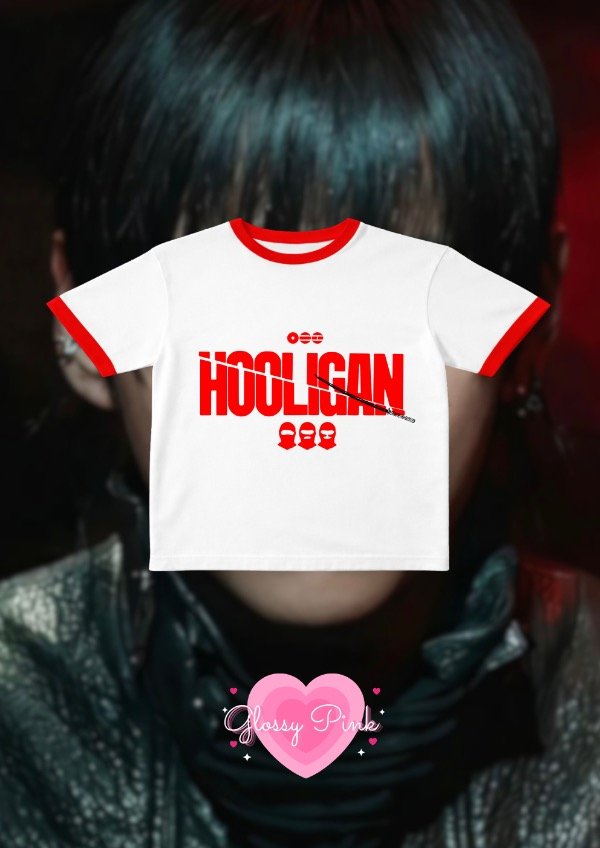 Producto - Baby Tee detalles en rojo Hooligan - DTF