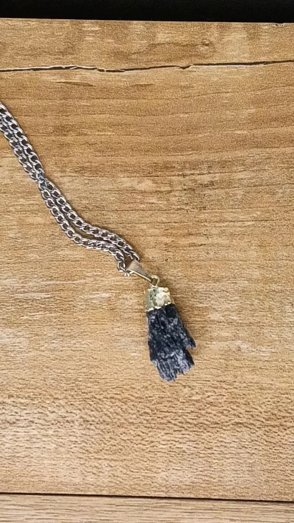 Producto - DIJE CIANITA (ESCOBA DE BRUJA)