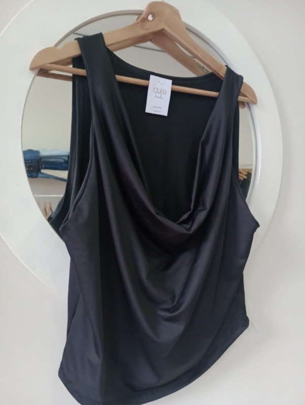Producto - Remera cuello bote XXL