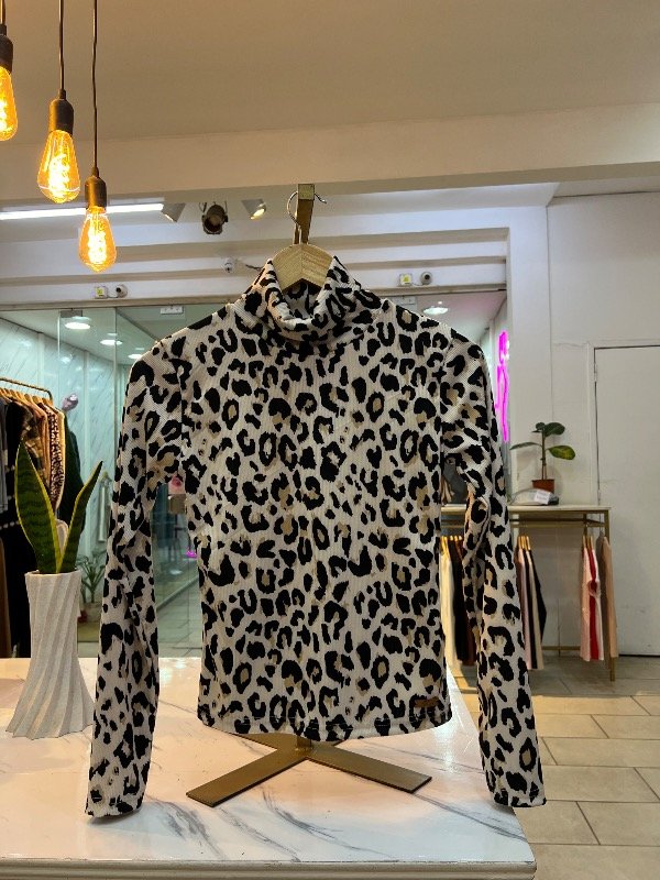Producto - Polera print Crema 0598