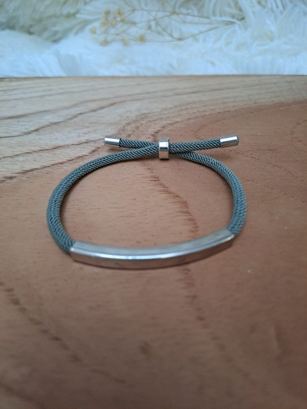 Producto - PH2 Pulsera Cordón Verde Seco Barra Central regulable
