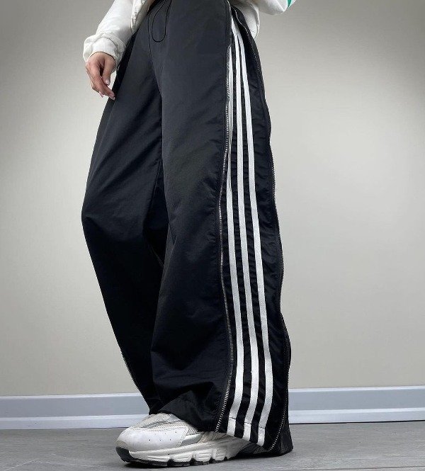 Producto - Jogger triple línea y cierre