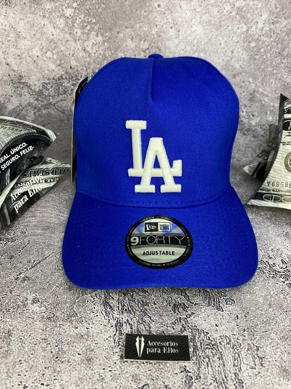 Producto - Gorra LA azul curva cerrada