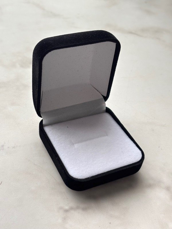 Producto - Estuche anillo negro