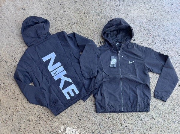Producto - Campera Rompeviento Nike