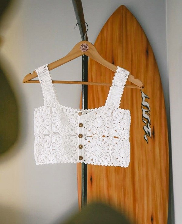 Producto - PRE ORDEN // TOP GRANNY.