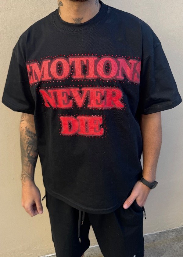 Producto - Remera Mixed Emotion Never Negra y Roja - 0