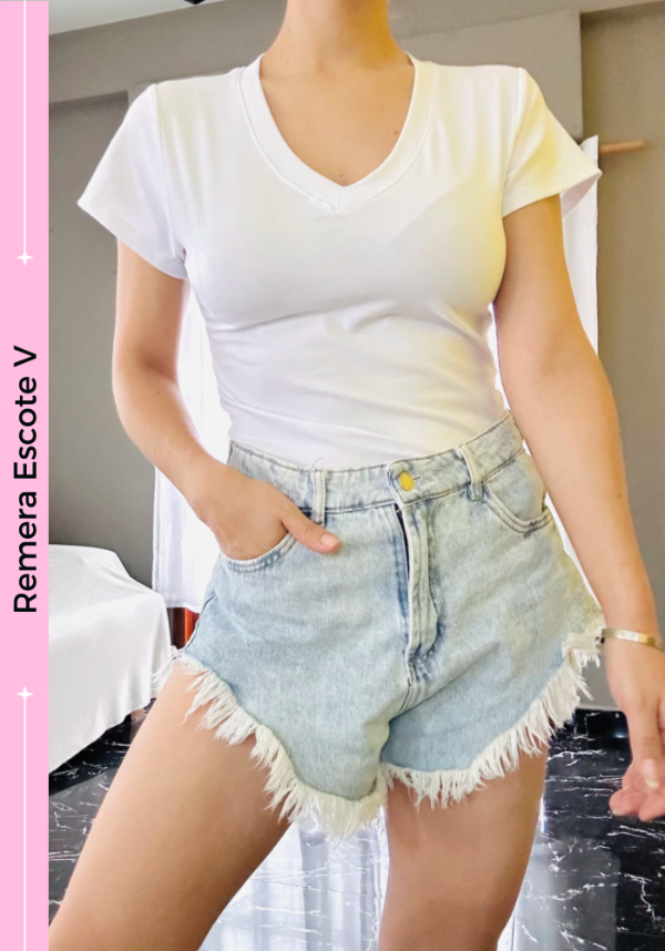 Producto - Remera Escote V Blanca