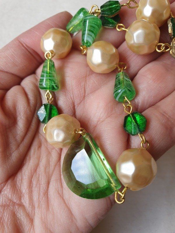 Producto - LUCERO Collar Medialuna Esmeralda y Perlas - 2