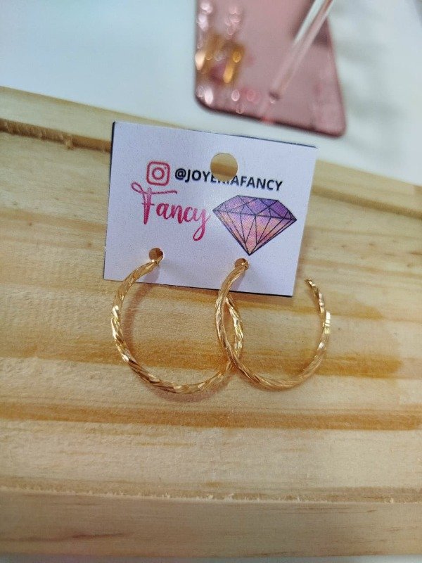 Producto - Argollitas torzaditas dorado