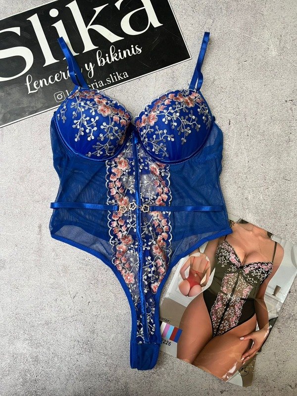 Producto - Body importado azul taza soft bordado colaless