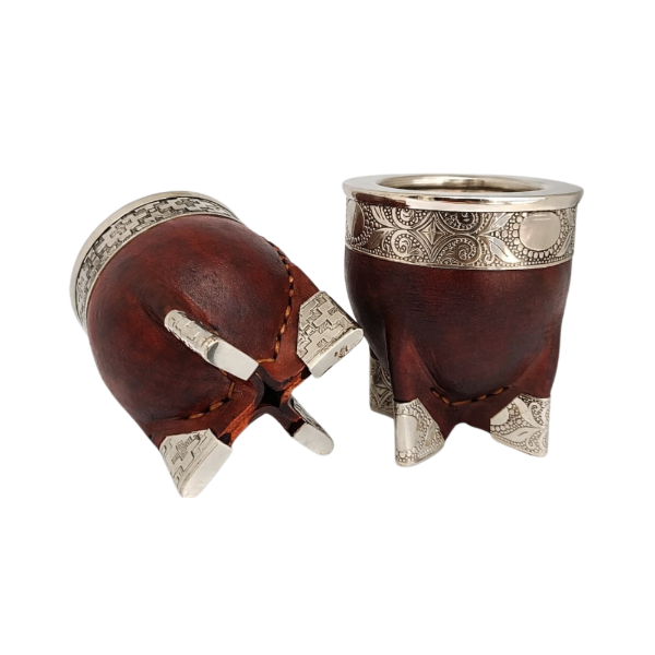 Producto - Mate imperial esquinero con bases de alpaca completas/Marrón