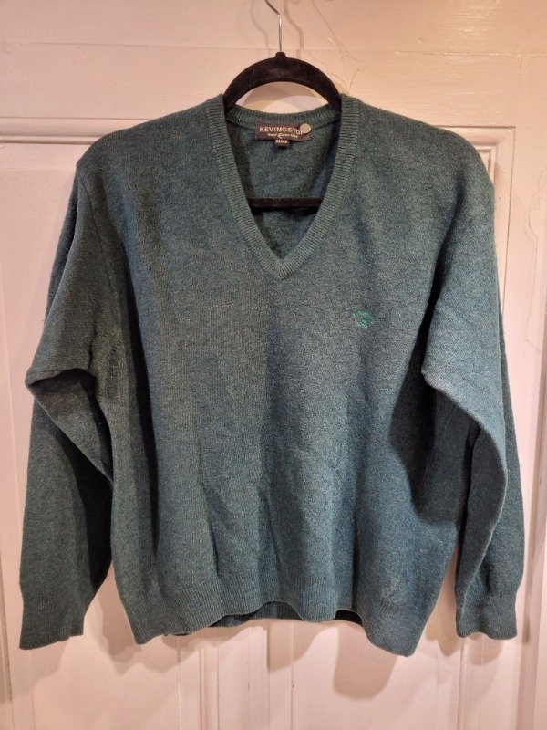 Producto - Sweater KEVINGSTON verde oscuro escote en v Talle M - PRECIO: 22X