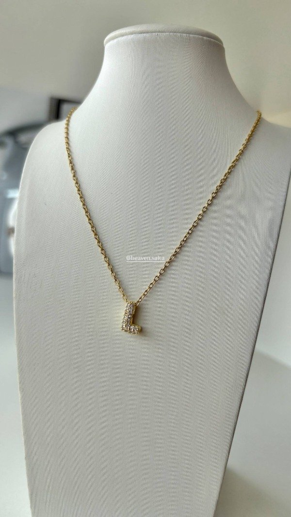 Producto - Collar inicial strass acero dorado