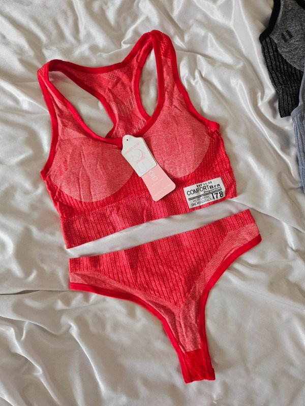 Producto - CONJUNTO DEPORTIVO AINSLIES SECRET (A46 Q) ROJO