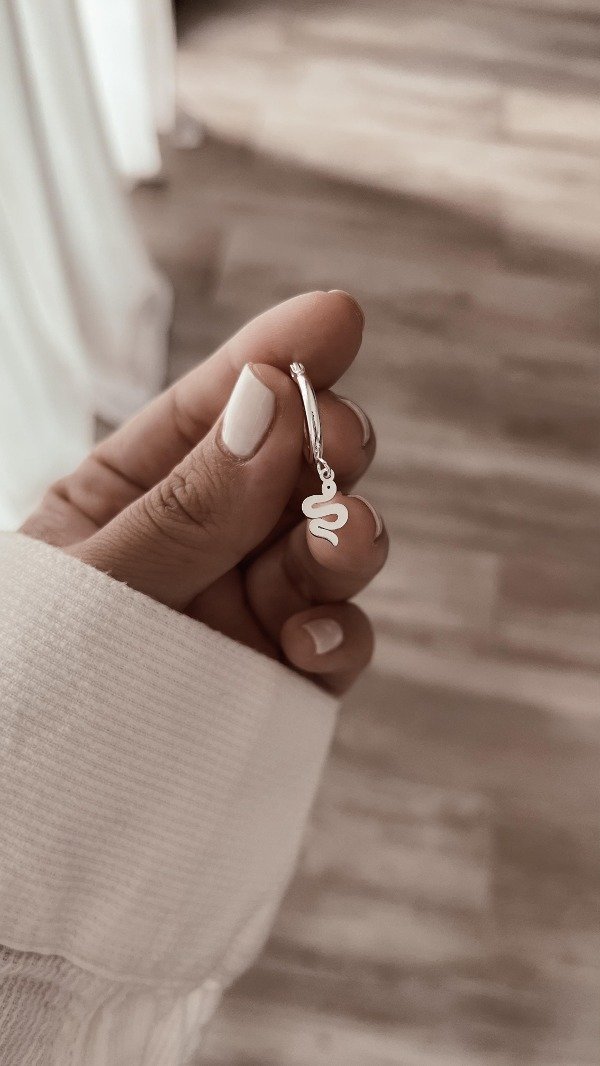 Producto - Argollas Denisse con dije de víbora AB
