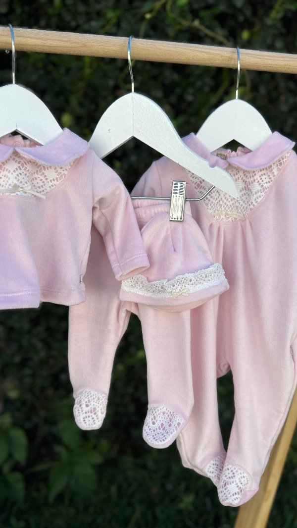 Producto - Gorrit Plush Doble con detalles con Encaje