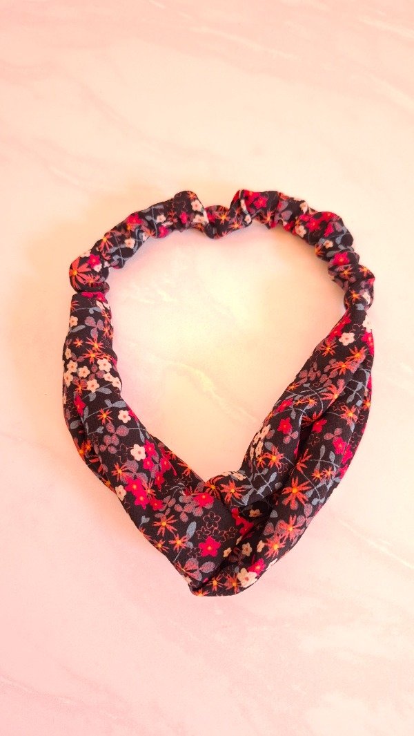 Producto - Turbante floreado bordo