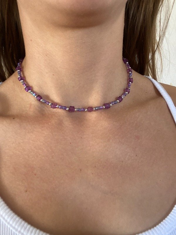 Producto - Gargantilla violeta brillante