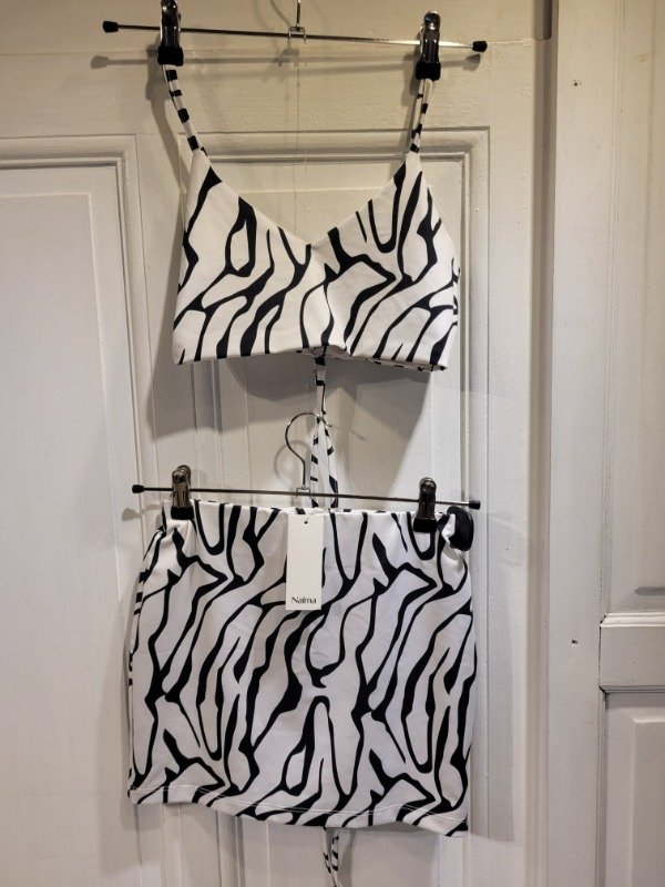 Producto - Conjunto NAÍMA acebrado Nuevo c/etiq Talle XS - PRECIO: 32X