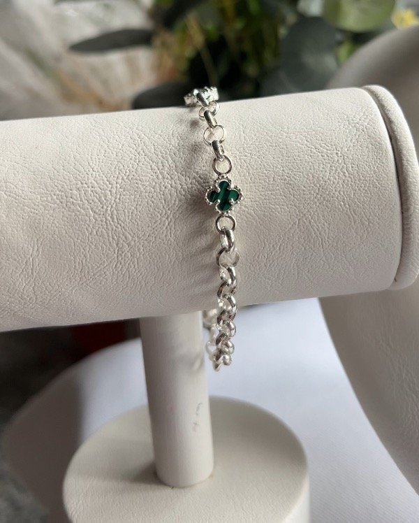 Producto - Pulsera Rolo con dos treboles verdes