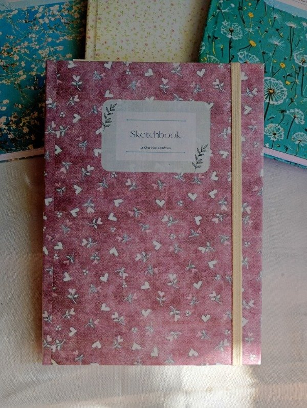 Producto - SketchBook A5 corazones rosa - 0