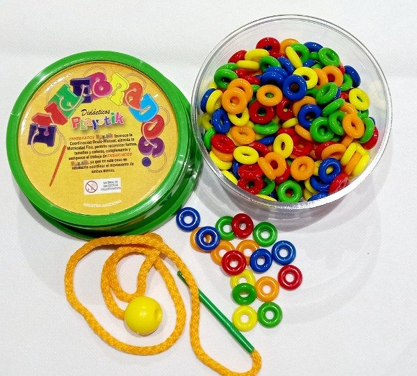 Producto - Enhebrado anillitos 1,5 cm x 240 piezas + 1 aguja en pote