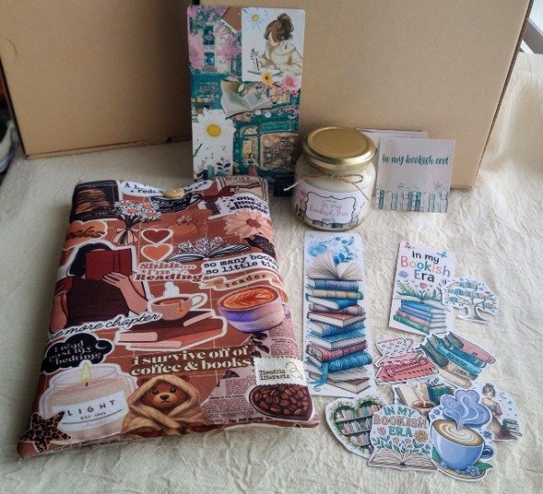 Producto - Caja literaria In my bookish era.