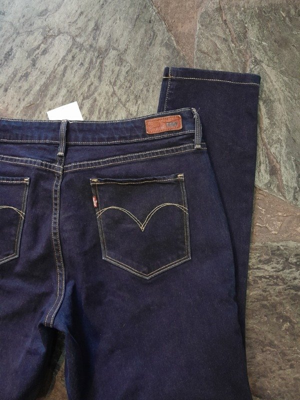 Producto - Levis "AZUL Marino"