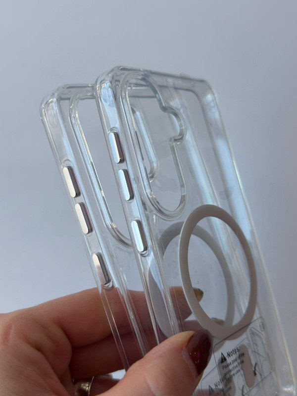 Producto - Case magsafe transparente con detalles en blanco