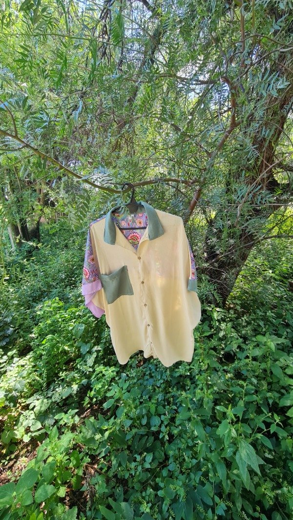 Producto - CAMISA VIBRA crudo y flores