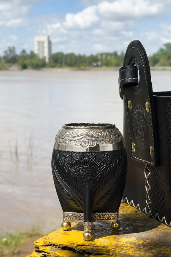 Producto - MATE TORPEDO REPUJADO VIROLA URUGUAYA