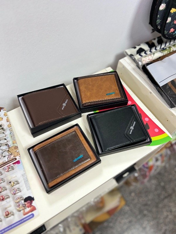 Producto - Billetera masculina en caja