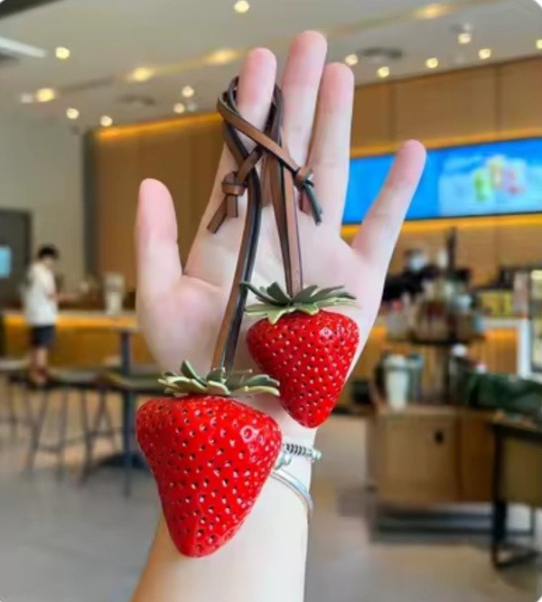 Producto - Llavero frutilla