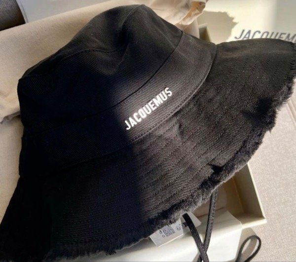 Producto - Piluso Jacquemus Black