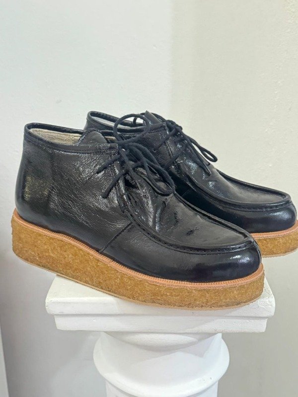 Producto - BORCEGOS WALABY DE CHAROL NEGRO - 1