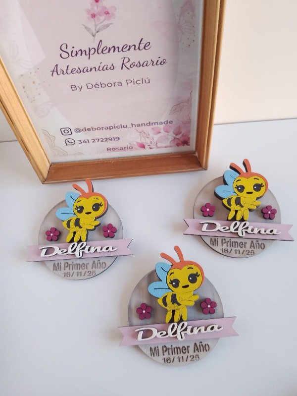 Producto - Souvenir imán Abejita Chiquitita (Plim Plim) PREMIUM