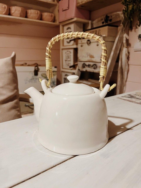 Producto - Tetera de porcelana blanca con infusor metálico - 800ml