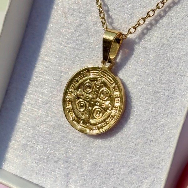 Producto - Medalla San Benito Acero Quirúrgico Enchapado en Oro Art.2012
