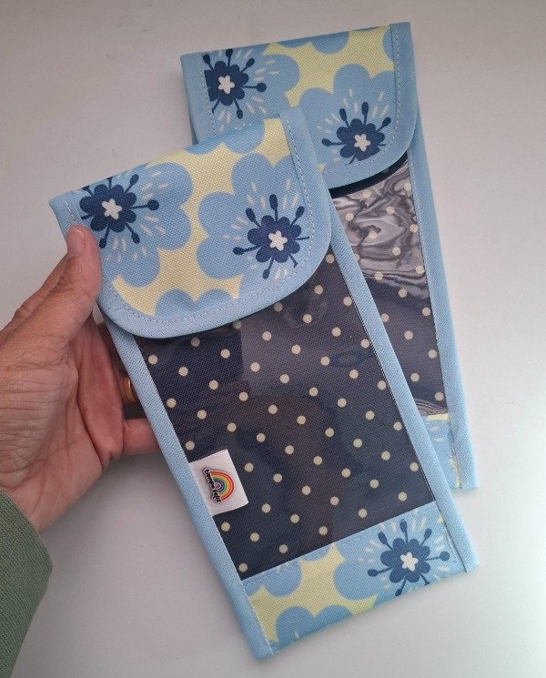 Producto - Estuche higiene Flores Celeste