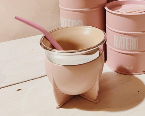 Producto - Mate rosa plástico + Bombilla rosa