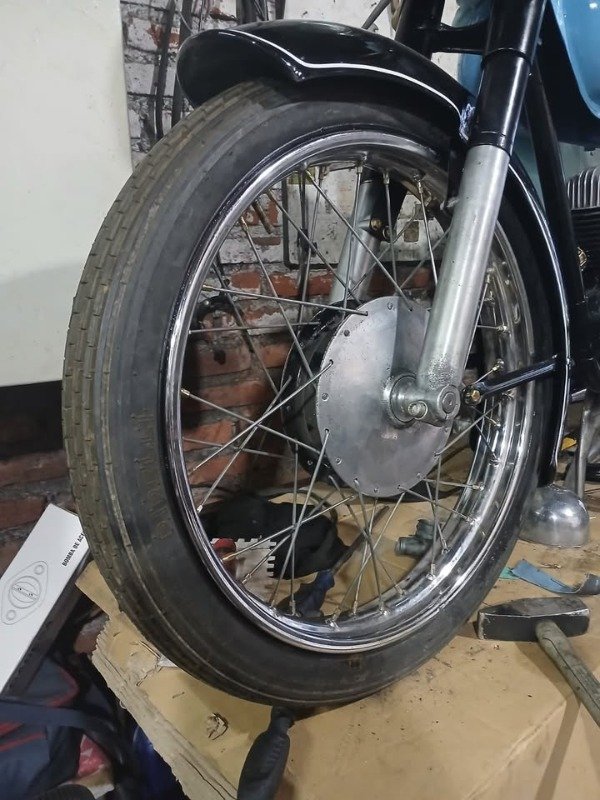 Producto - Cubierta Pirelli Lineal 2.75x19 Italy NUEVO VIEJO STOCK Gilera Dkw