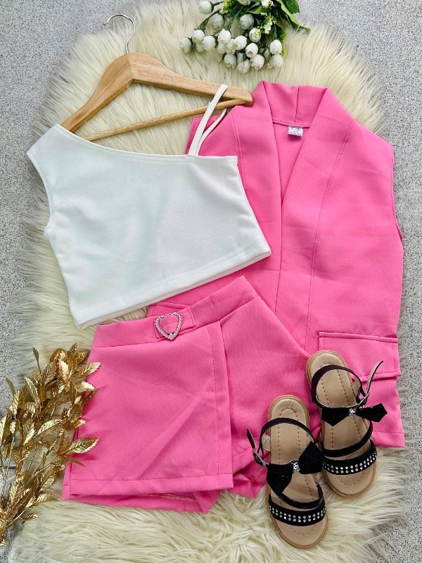 Producto - TRÍO CORAZÓN ROSA CHICLE (BLAZER + TOP + SHORT POLLERA)