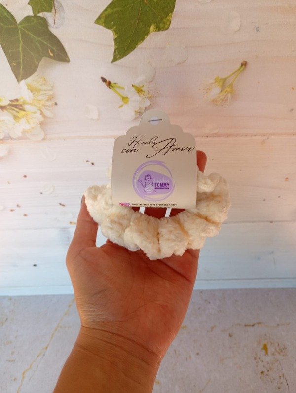 Producto - Scrunchies Extra Suave a Crochet- Blanca