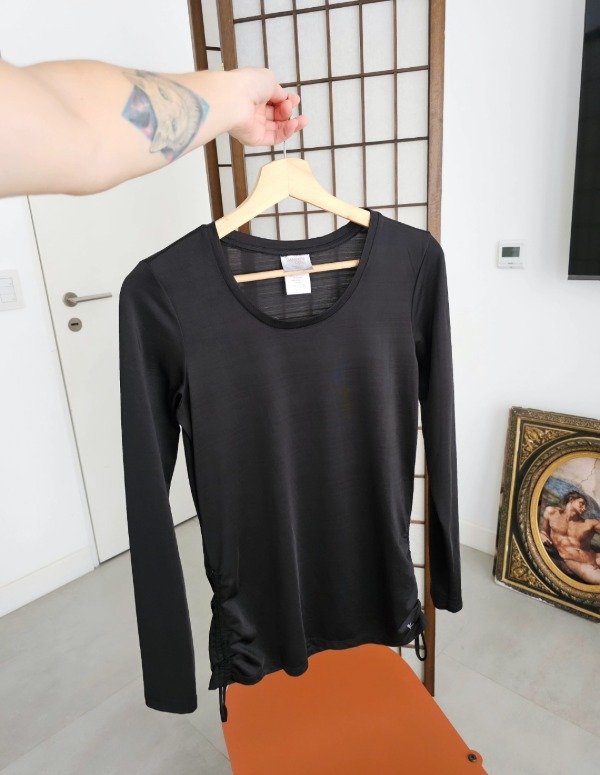 Producto - Camiseta S negra frunce