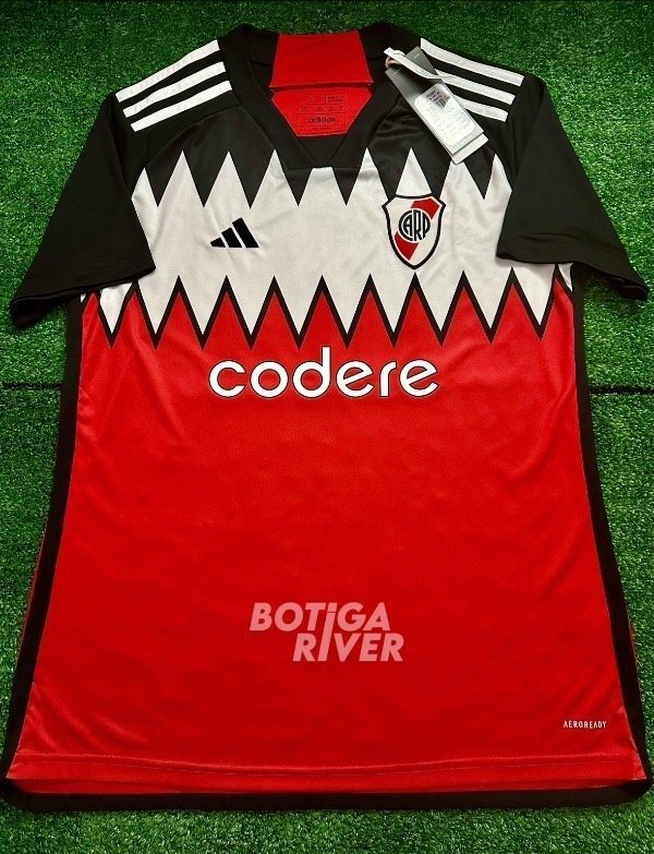 Producto - CAMISETA VERSIÓN DE DAMA TEMP. 2023/24 - (L)