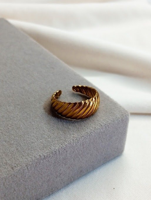 Producto - Anillo regulable lineas - Acero dorado