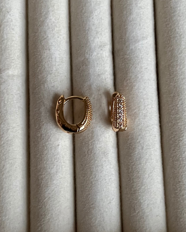 Producto - Argollas canasta con micropave de acero dorado 1cm ancho 1.2cm largo