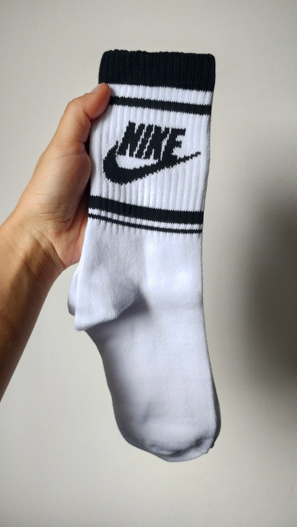Producto - Nike blanca con negro